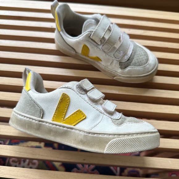Veja Kids Sneakers in White and Yellow - Picture 3 of 8